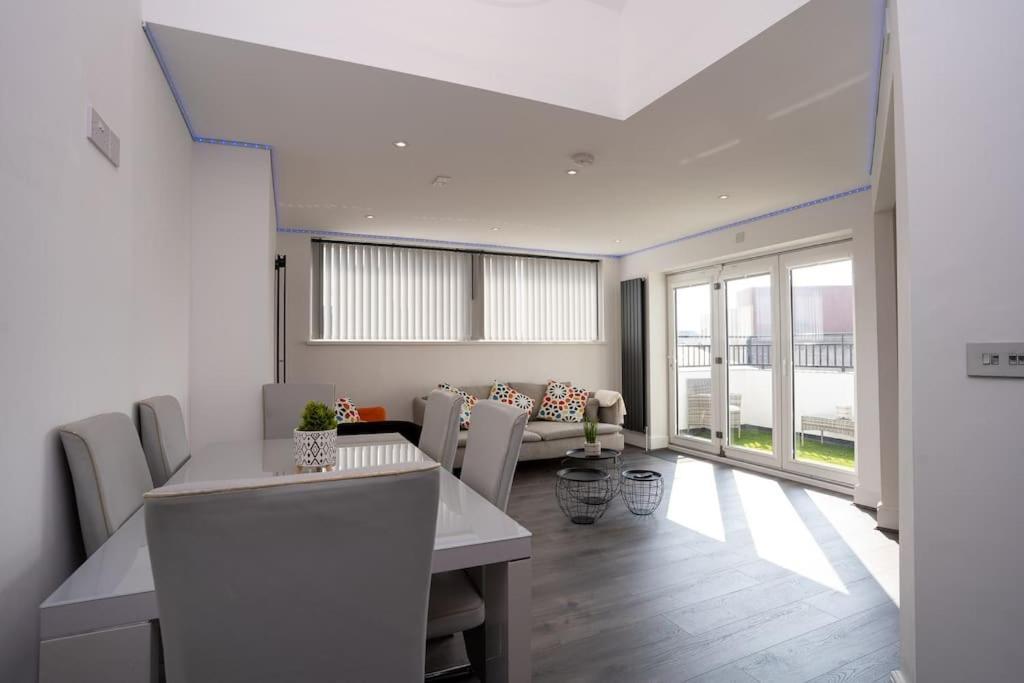 Luxury Town Apartment With Roof Terrace, Sleeps 6 Blackpool Exteriér fotografie